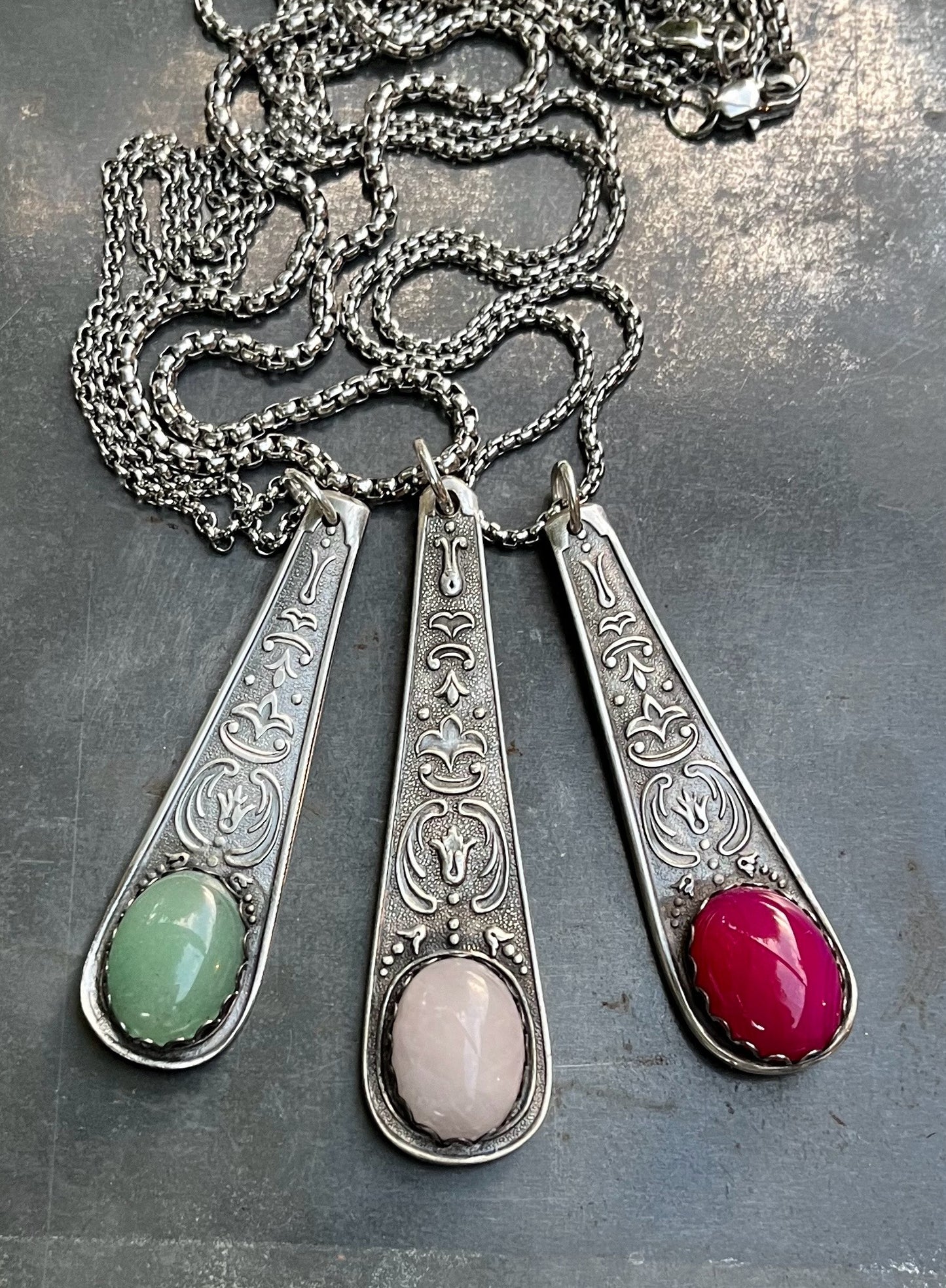 Rose Quartz spoon necklace “Lovin feeling"